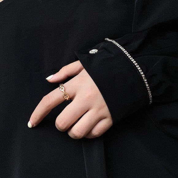 Golden Chain Knot Link Open Ring - Picture 11 of 12